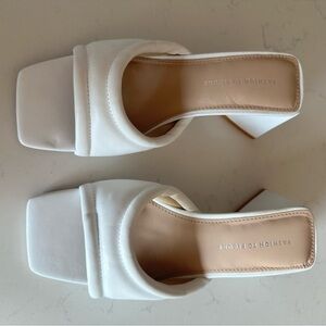 Fashion to figure white mule heels Size: 7W